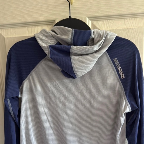 Under Armour Gray and Blue Long Sleeve Tee Athletic Comfort - Picture 5 of 5
